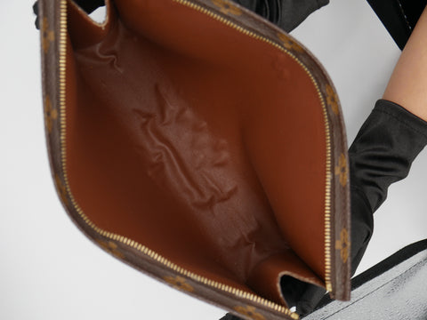 Louis Vuitton Monogram Toiletry 26